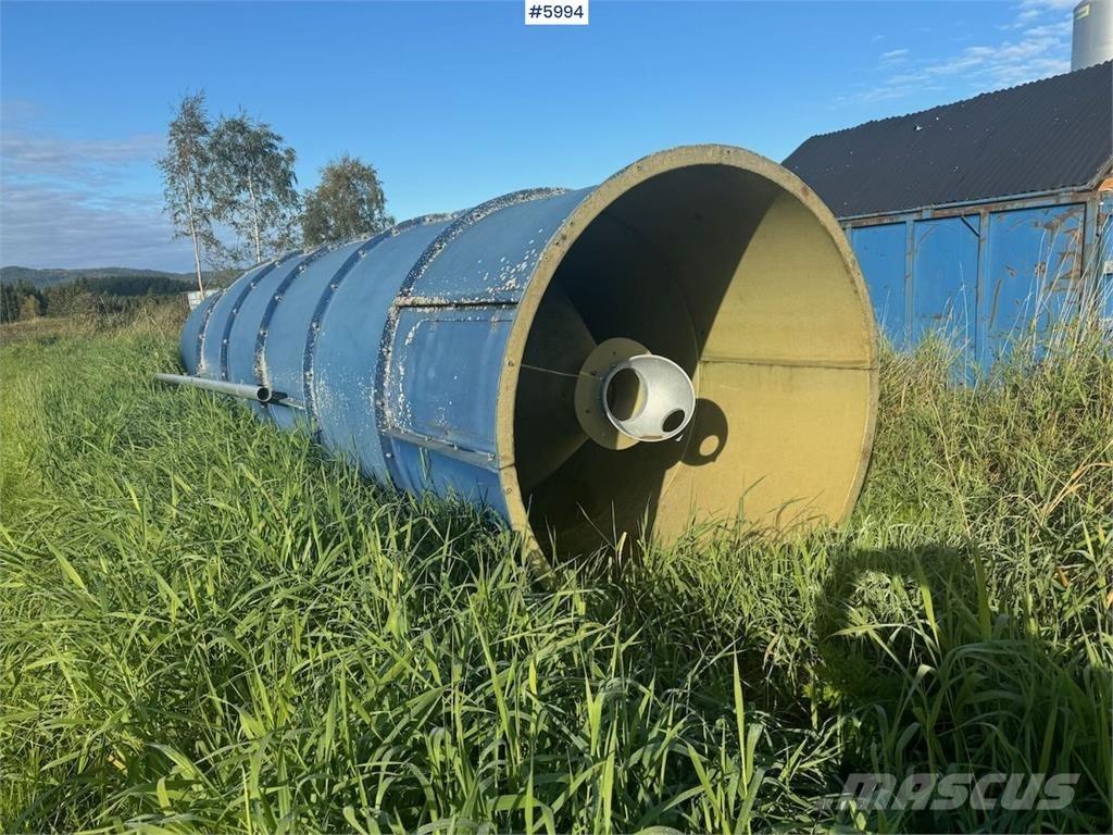  Silo Ca. 25 kubikk Autres équipements pour tracteur