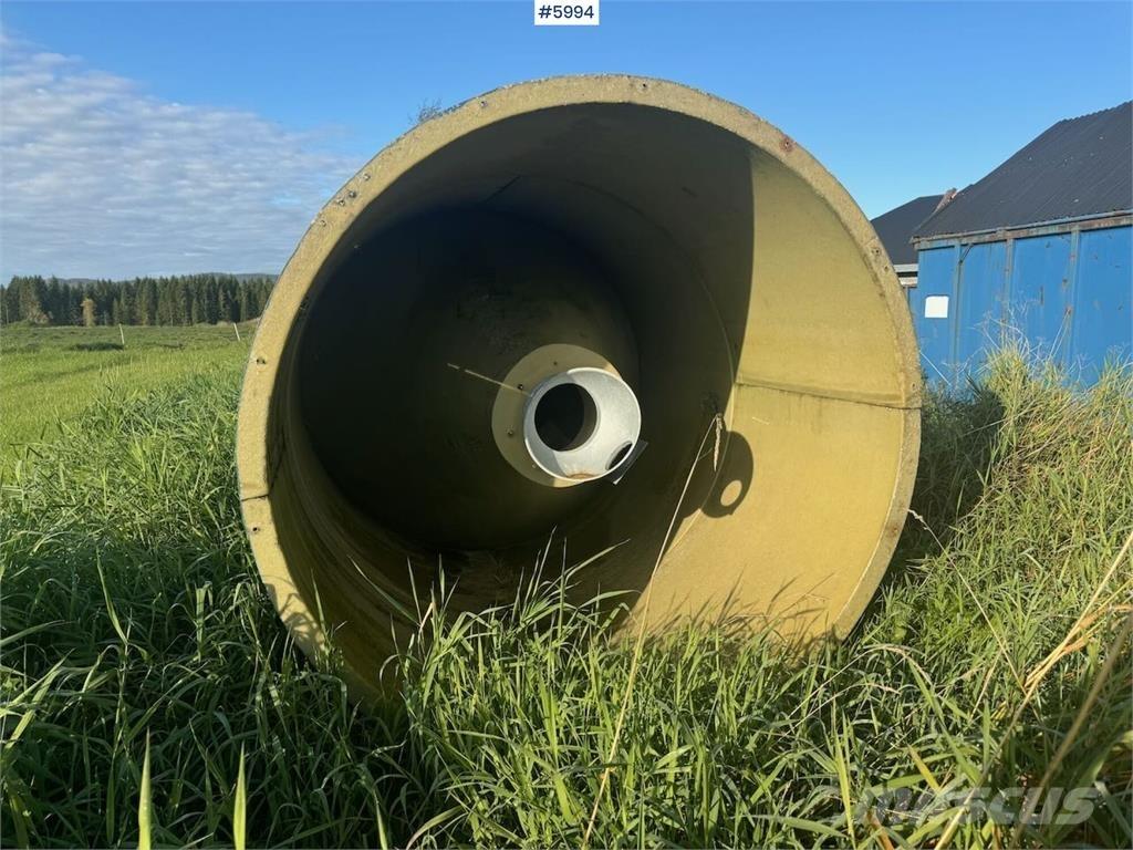  Silo Ca. 25 kubikk Autres équipements pour tracteur