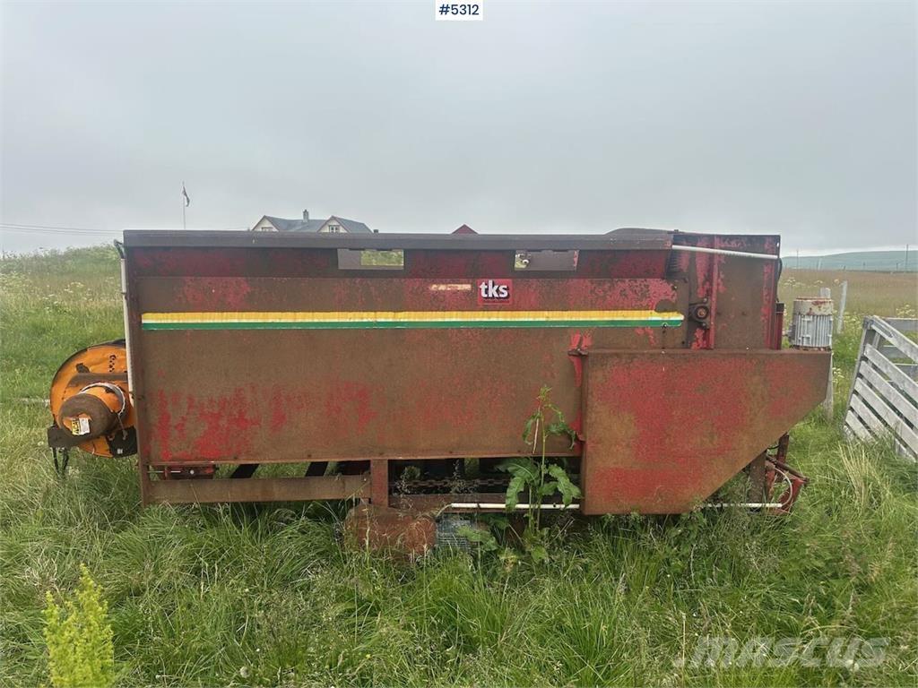 TKS R-150 Autres matériels de récolte et d'arrachage