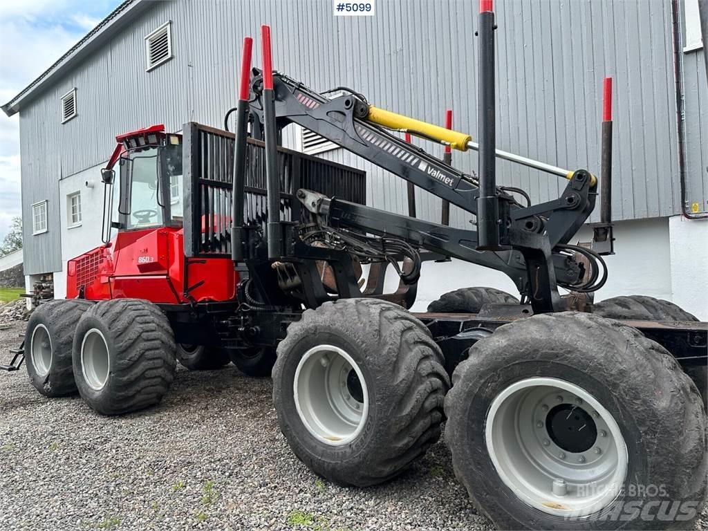 Valmet 860 lll Grue porteuse
