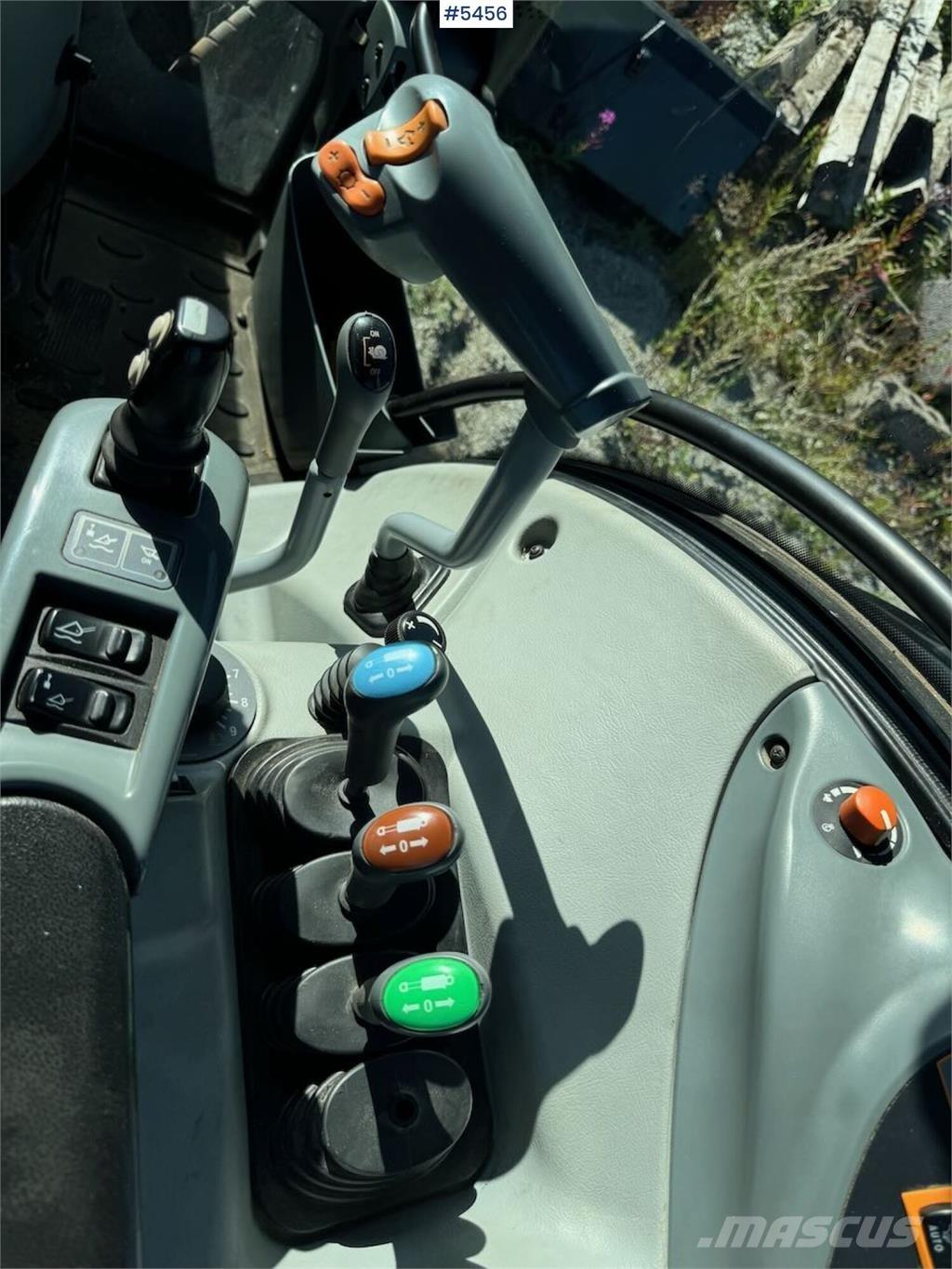 Valtra N123 Tracteur