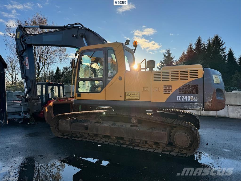Volvo EC240BNLC Pelle sur chenilles