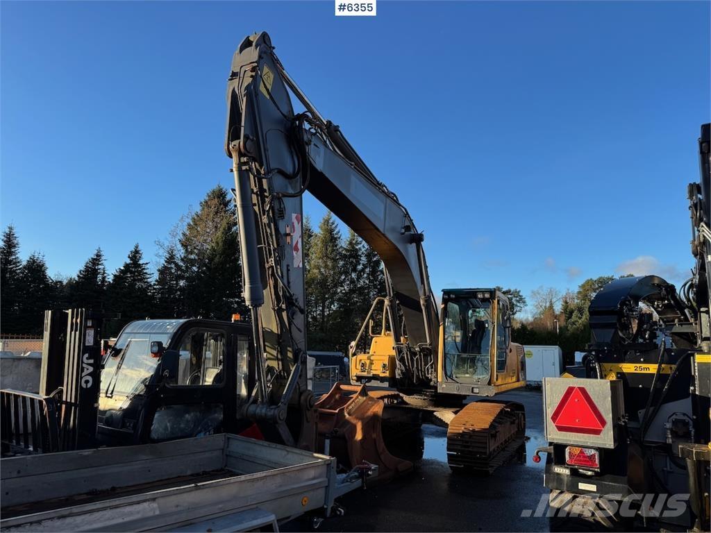 Volvo EC240BNLC Pelle sur chenilles