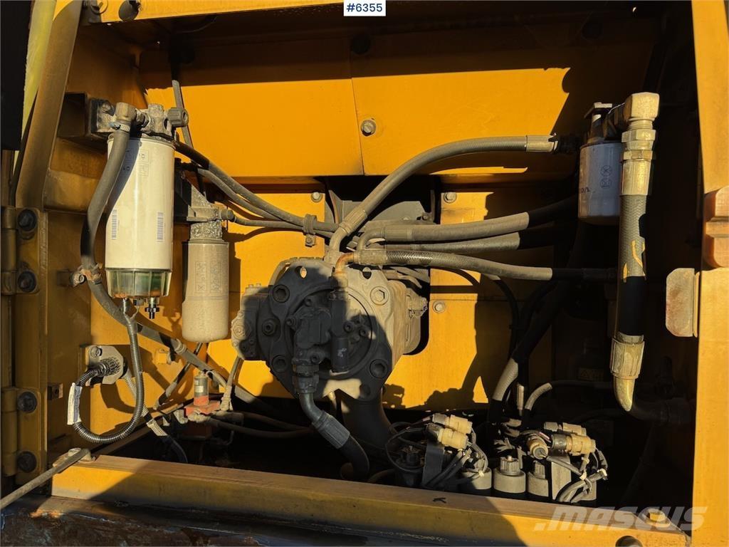 Volvo EC240BNLC Pelle sur chenilles