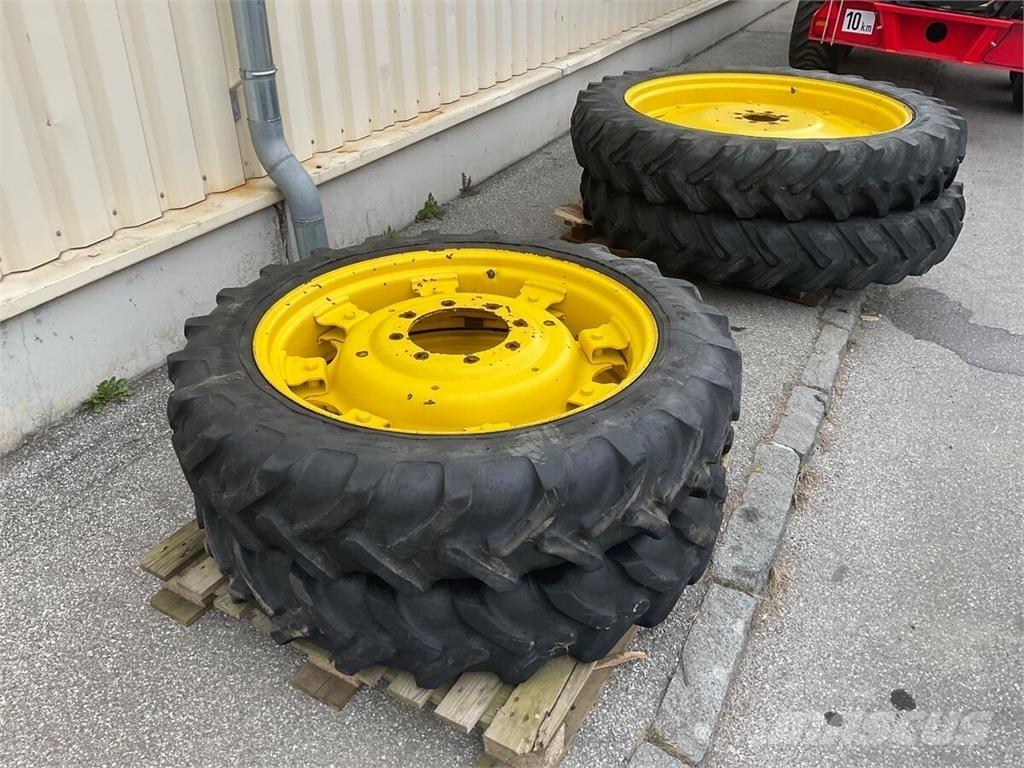  230/95R32 - 270/95R44 Pneus, roues et jantes