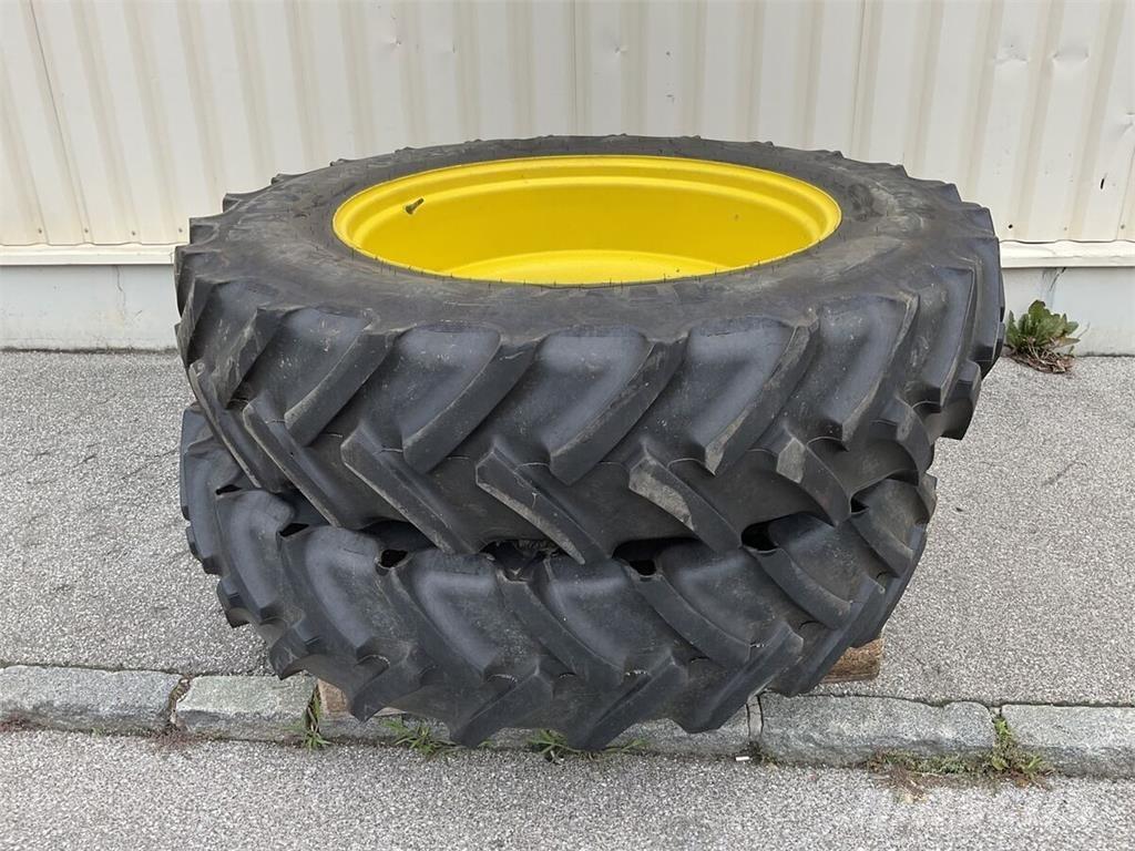  380/95 R 38 Pneus, roues et jantes