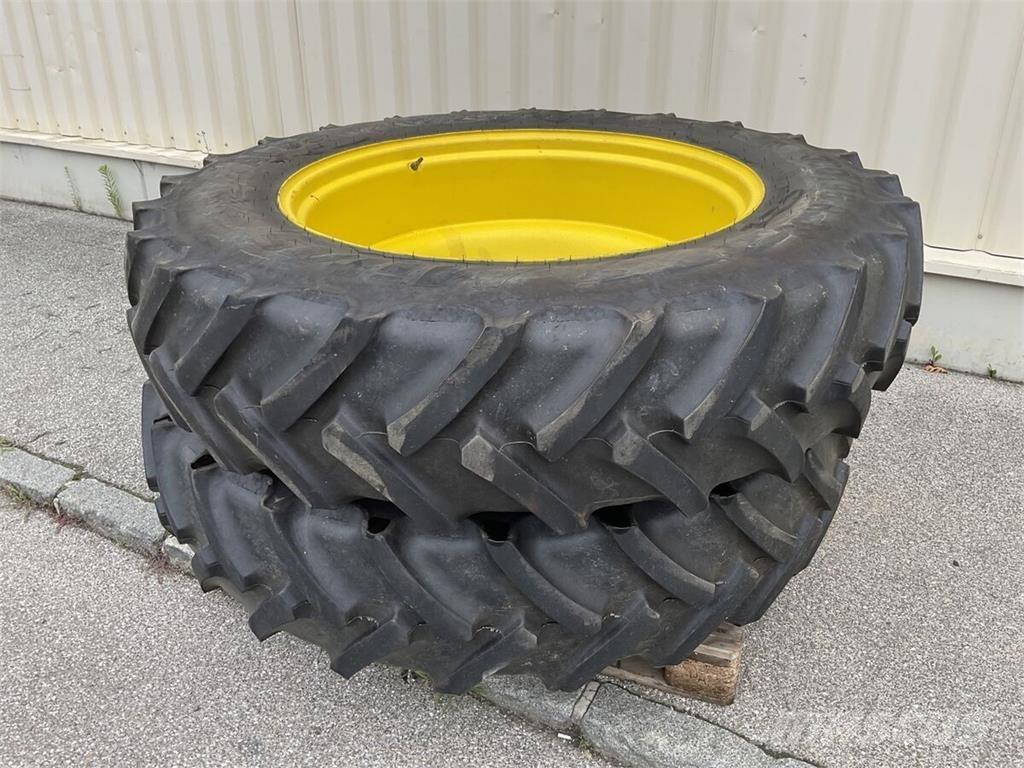  380/95 R 38 Pneus, roues et jantes