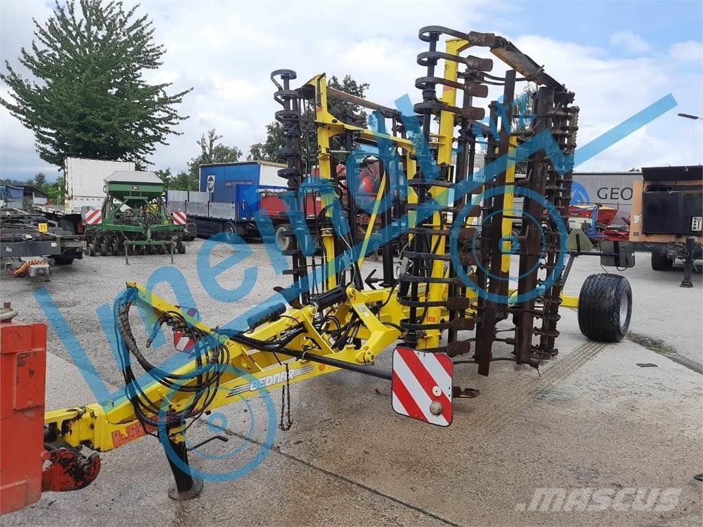 Bednar Swifter Déchaumeur, cultivateur