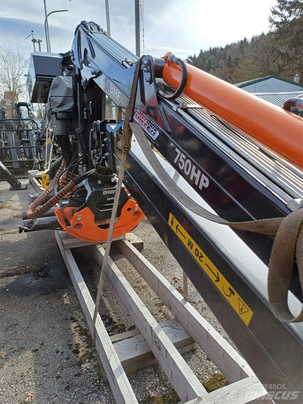BMF 750 HP Grue, Chargeur