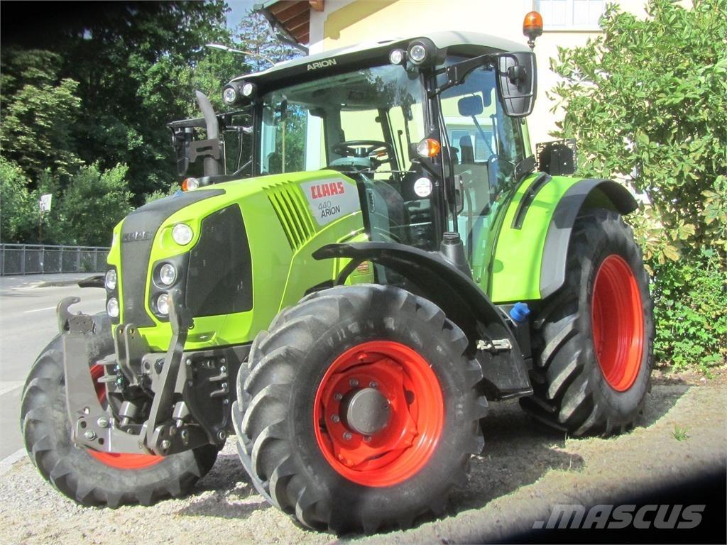 CLAAS Arion 440 Tracteur