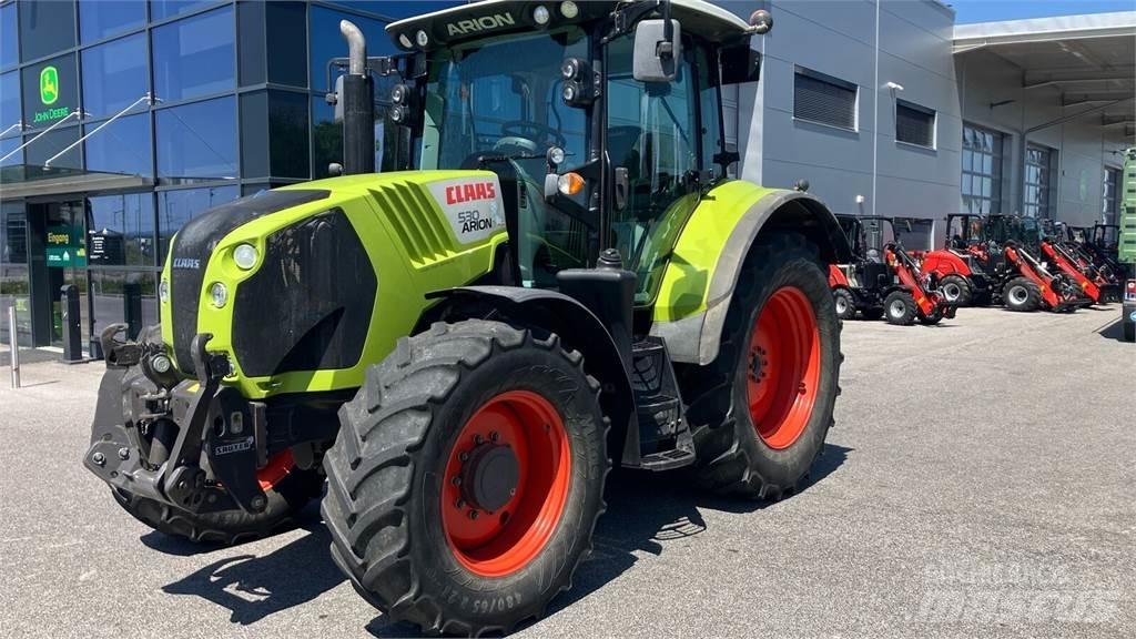 CLAAS ARION 530 Tracteur