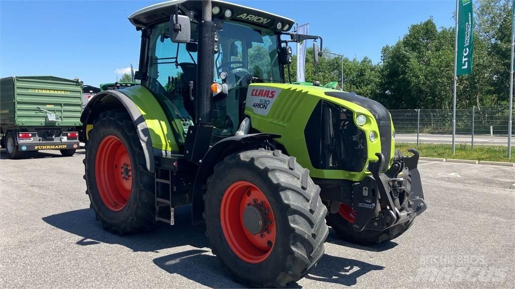 CLAAS ARION 530 Tracteur
