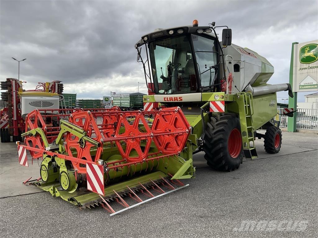 CLAAS AVERO 240 Moissonneuse batteuse