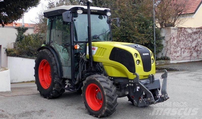 CLAAS Nexos 230 VL Tracteur