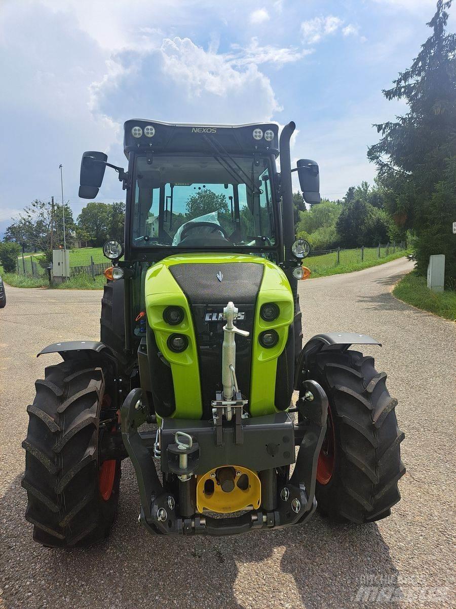 CLAAS Nexos 240 XL Tracteur