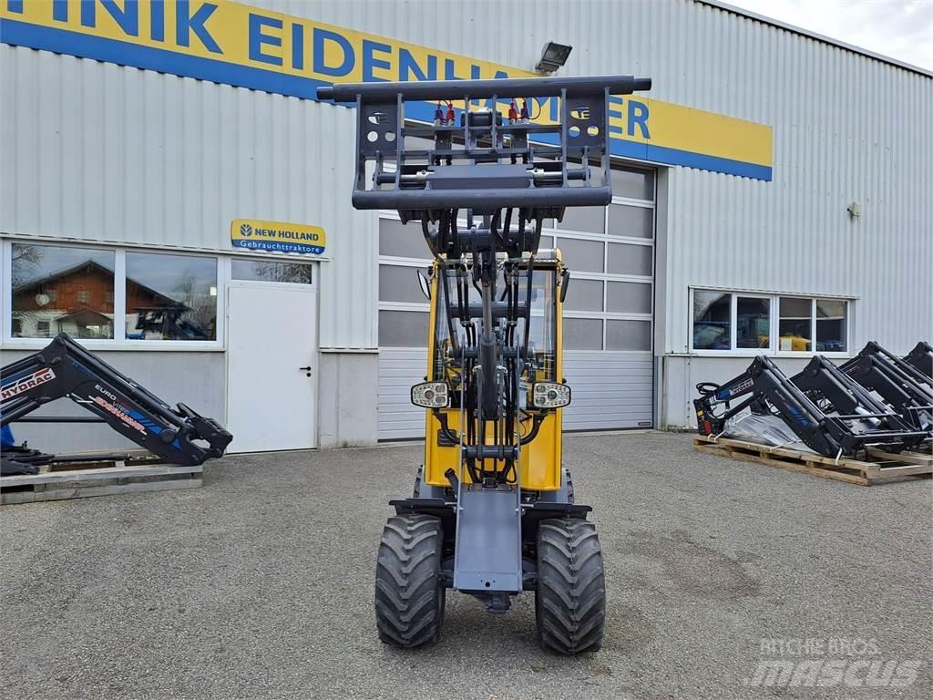 Eurotrac W 11 Chargeur frontal, fourche