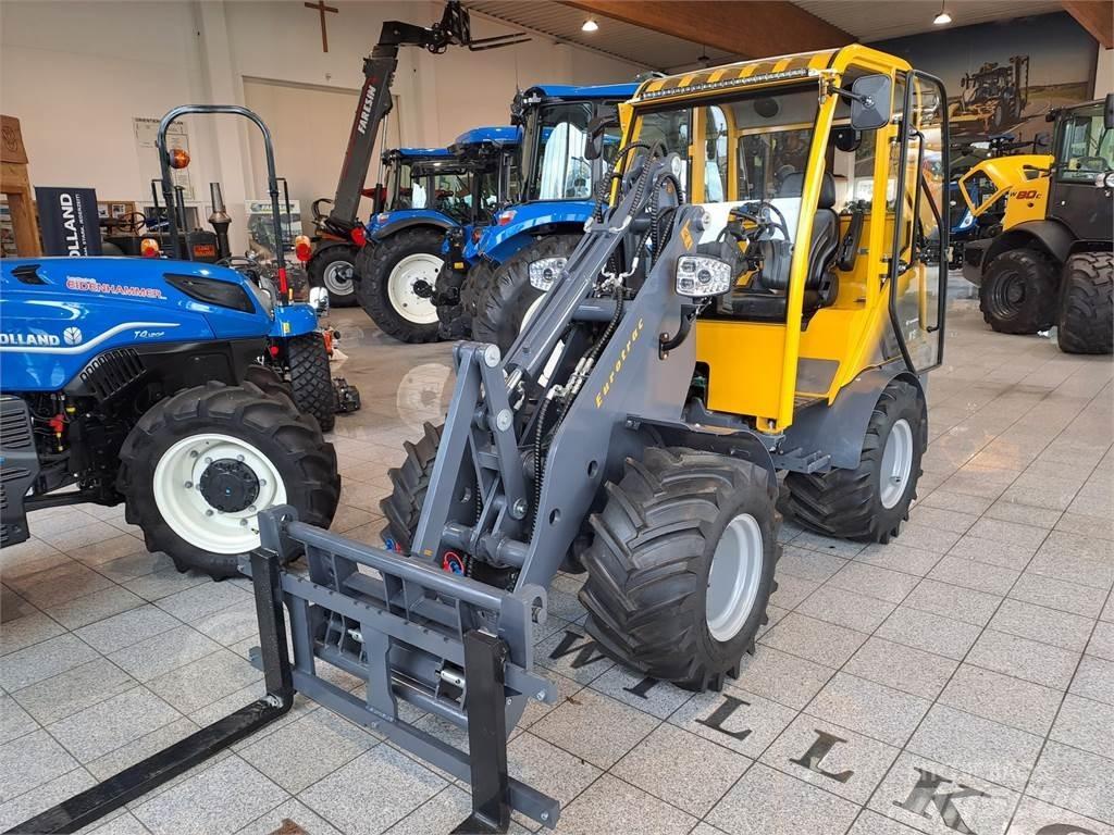 Eurotrac W 12 S Chargeur frontal, fourche