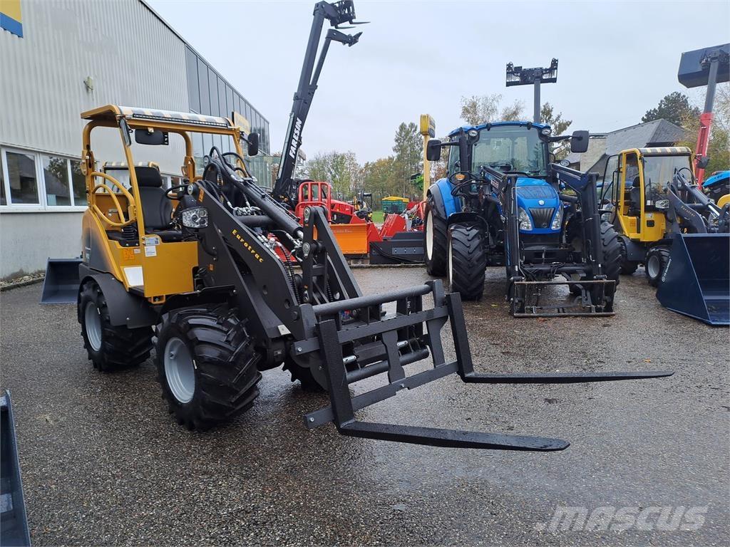 Eurotrac W 12 S Chargeur frontal, fourche