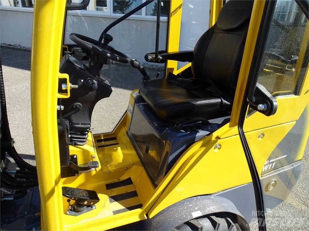 Eurotrac W11 C Chargeur frontal, fourche