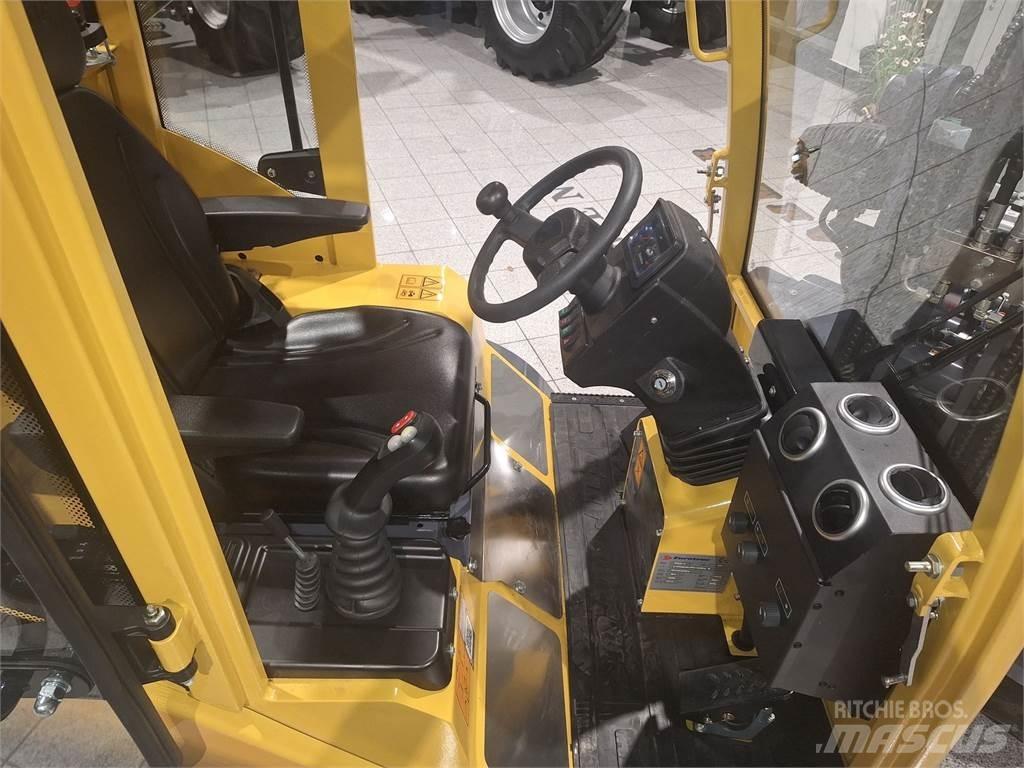 Eurotrac W12S Chargeur frontal, fourche