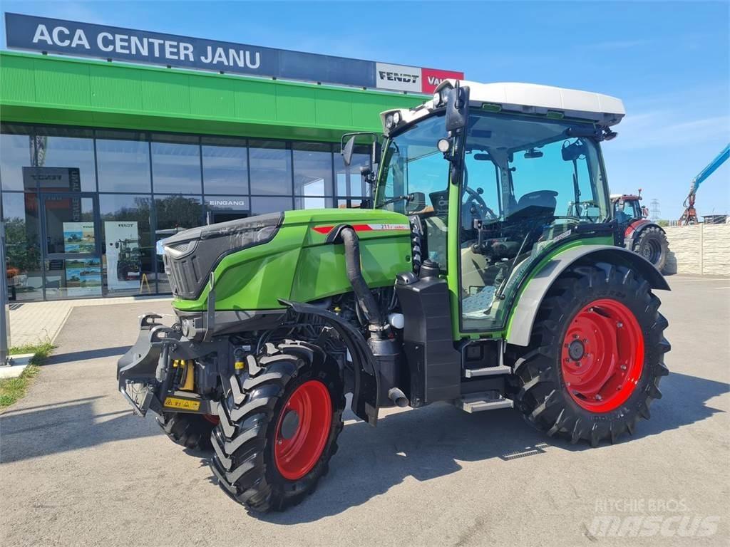 Fendt 211 Vario F Tracteur