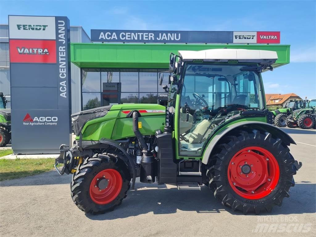 Fendt 211 Vario F Tracteur
