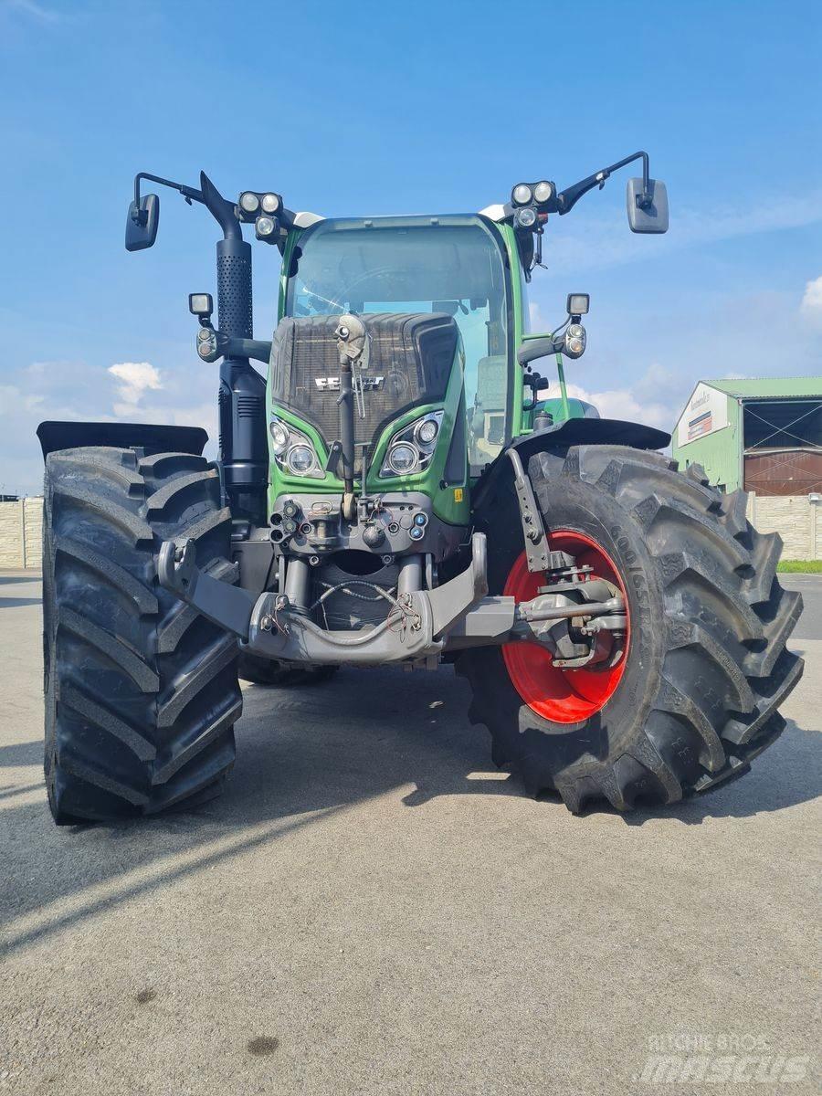 Fendt 718 Vario Tracteur