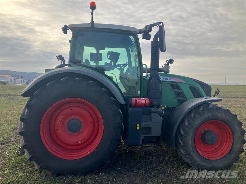 Fendt 718 Vario Tracteur