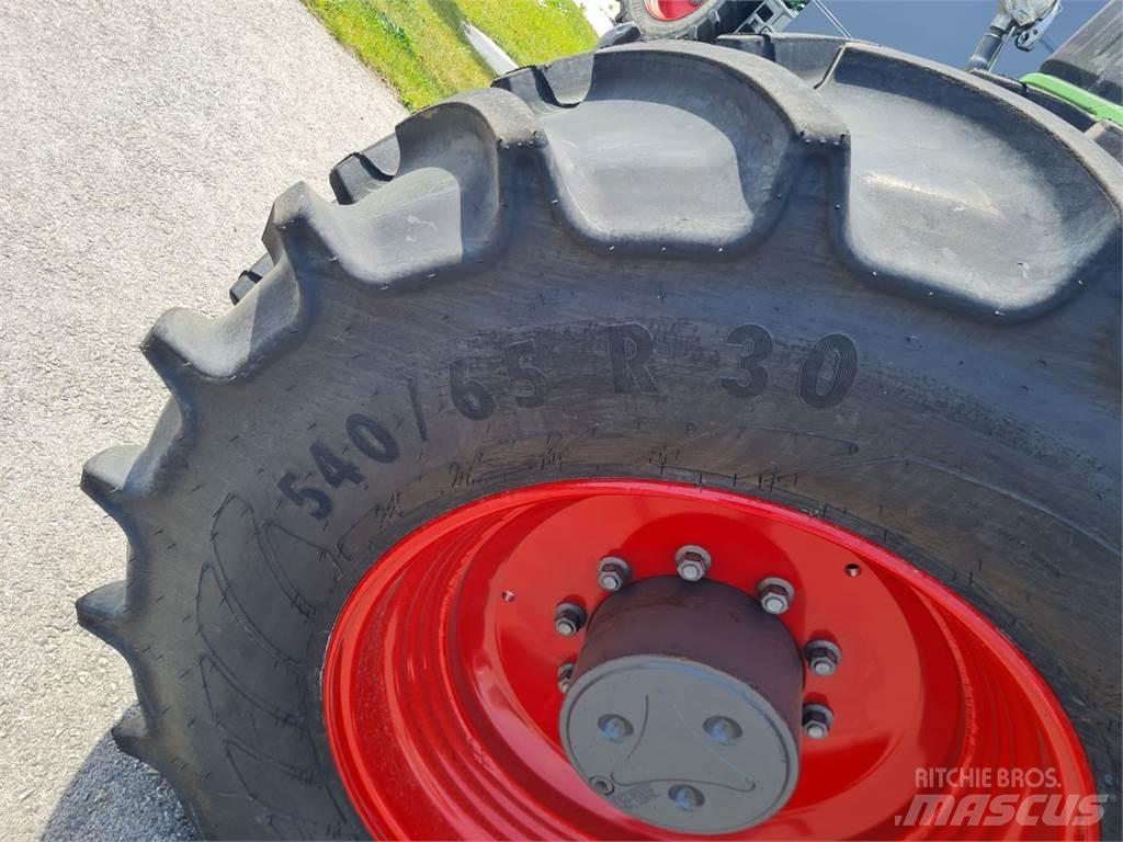 Fendt 724 Vario Tracteur