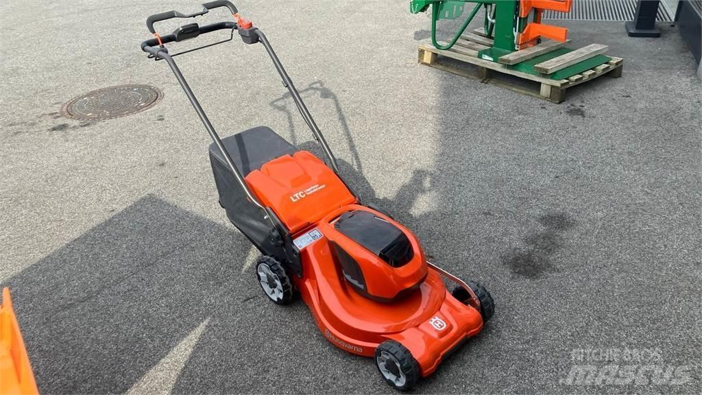Husqvarna LC 347iVX Tondeuses montées