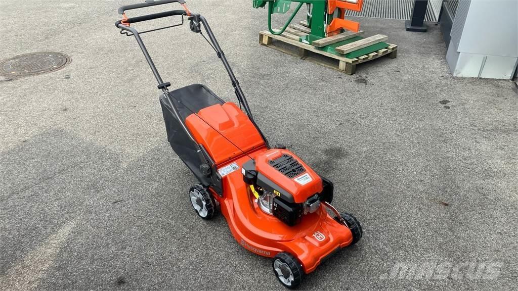 Husqvarna LC 347V Tondeuses montées
