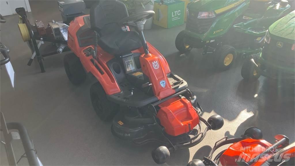 Husqvarna R 214TC Entretien du sol - Autres