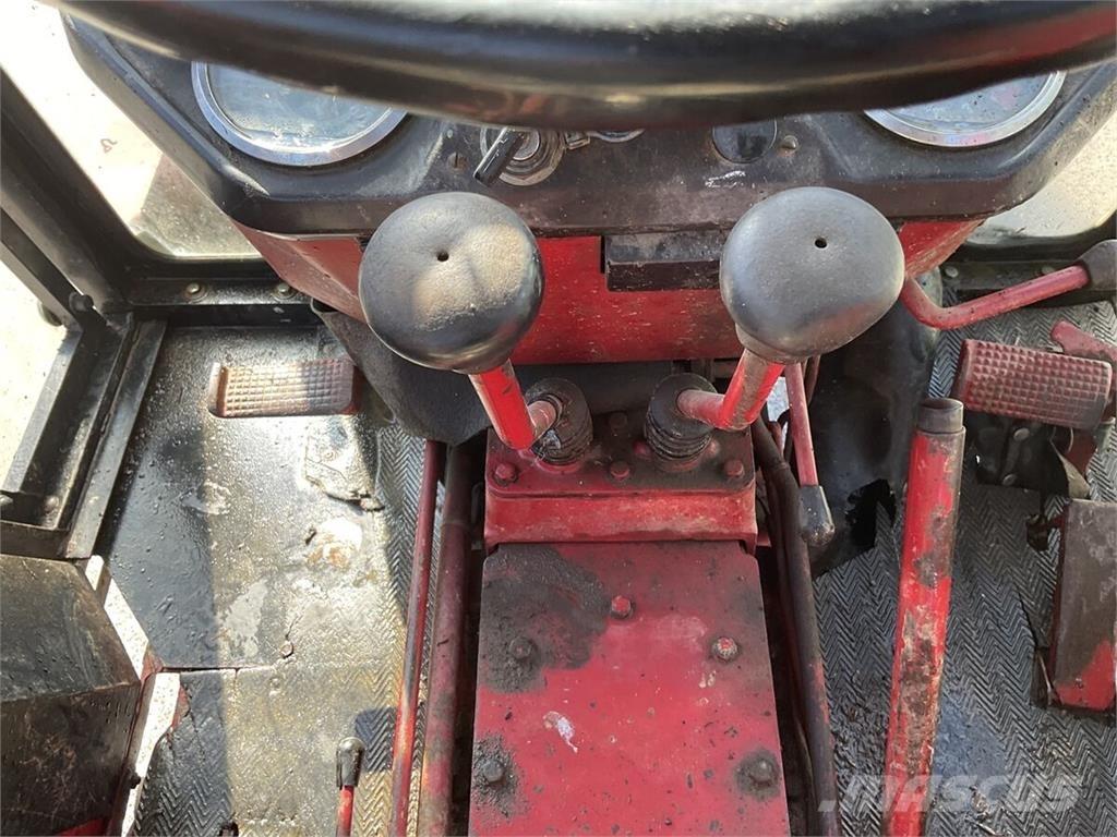 IHC 733 Tracteur