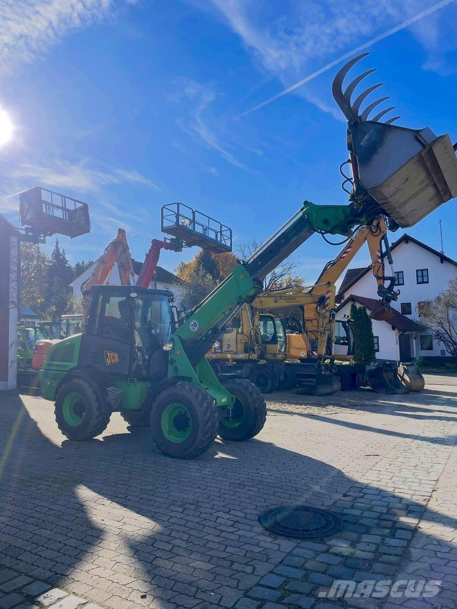 JCB TM 220 Chargeuse sur pneus