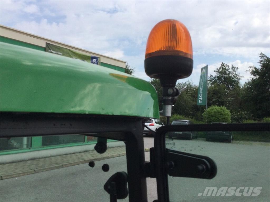 John Deere 1026R Tracteur
