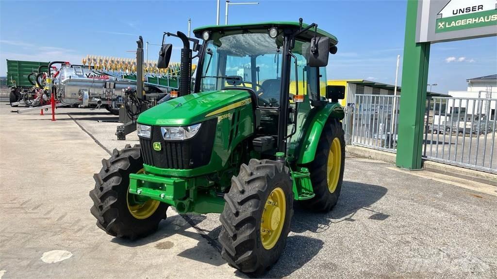 John Deere 5058E Tracteur
