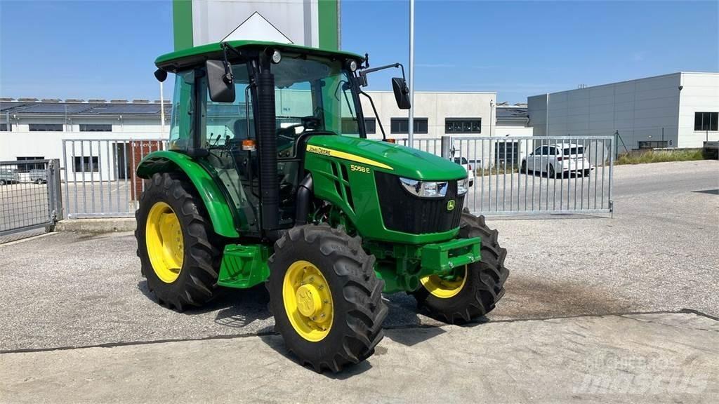 John Deere 5058E Tracteur