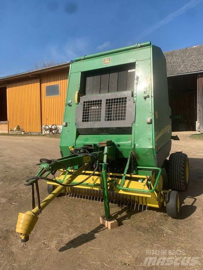 John Deere 592C Presse à balle ronde