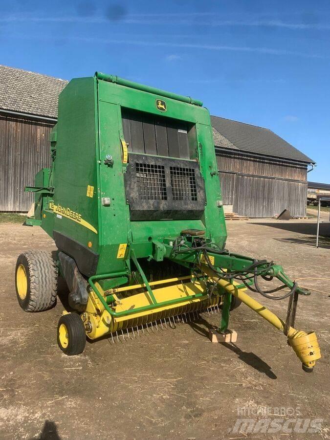 John Deere 592C Presse à balle ronde
