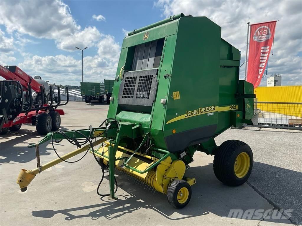 John Deere 592C Presse à balle ronde