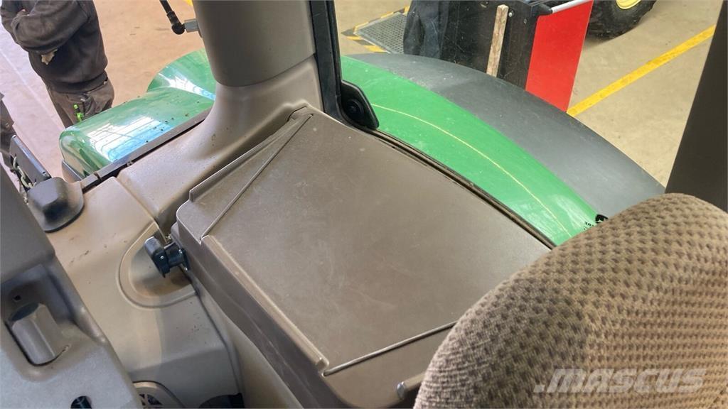 John Deere 6130R Tracteur