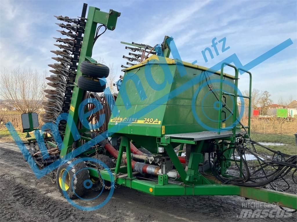 John Deere 740A Semoir