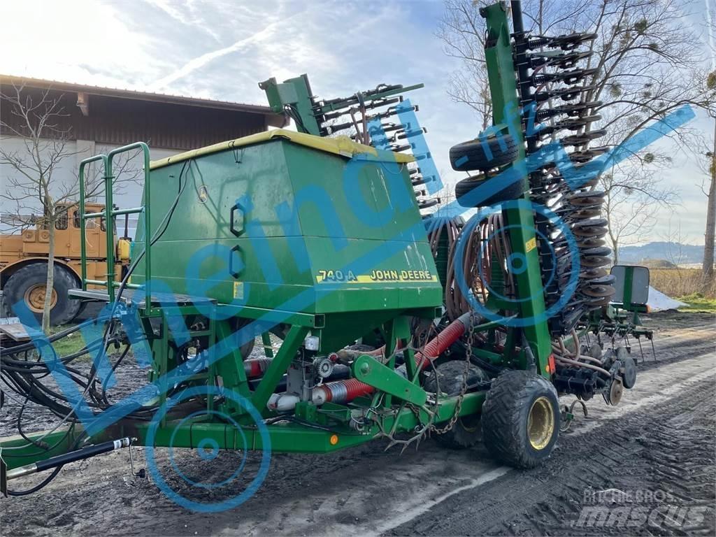 John Deere 740A Semoir