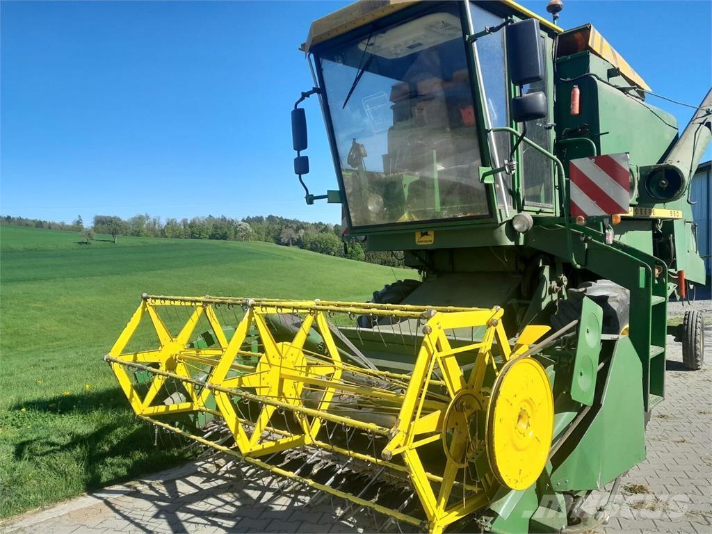 John Deere 950 Moissonneuse batteuse