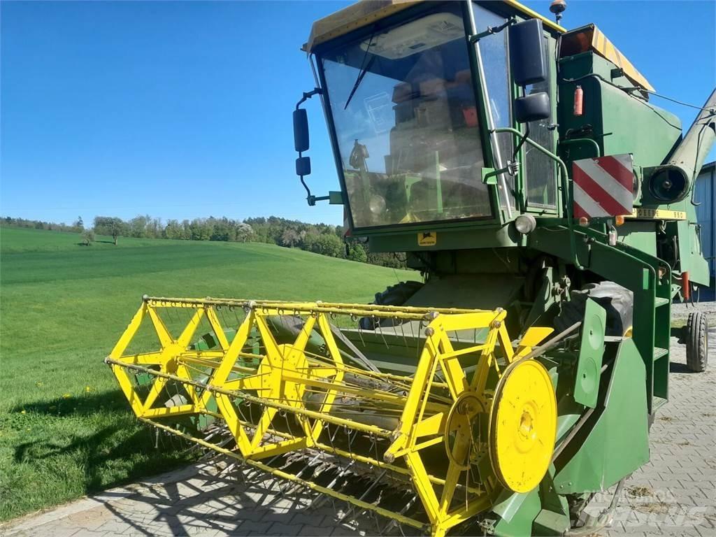 John Deere 950 Moissonneuse batteuse