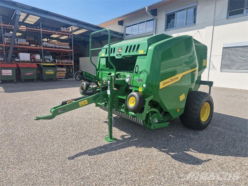 John Deere F441M Presse à balle ronde