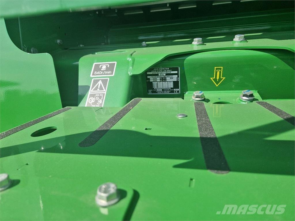 John Deere F441M Presse à balle ronde