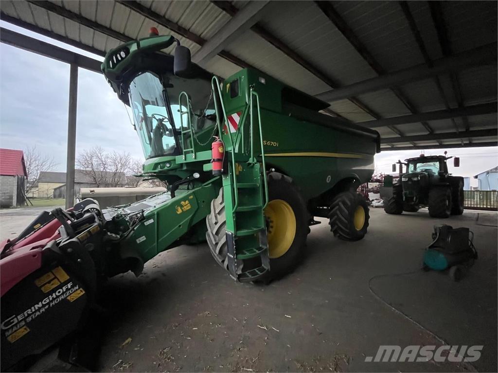 John Deere S670i Moissonneuse batteuse