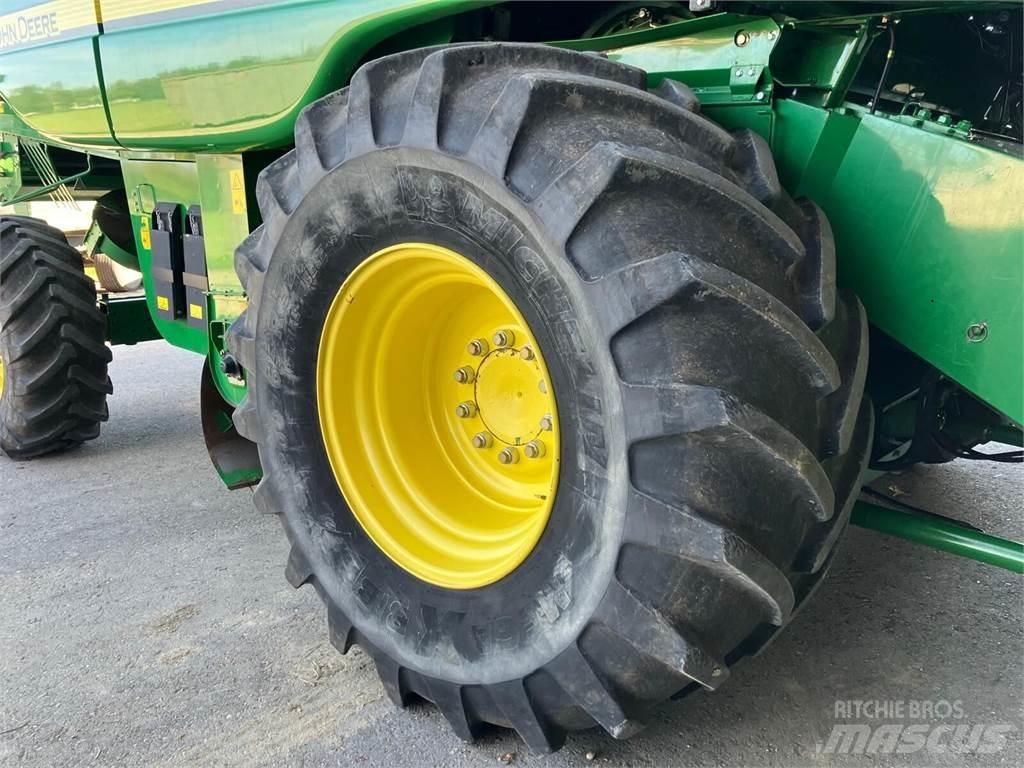 John Deere T560HM Moissonneuse batteuse