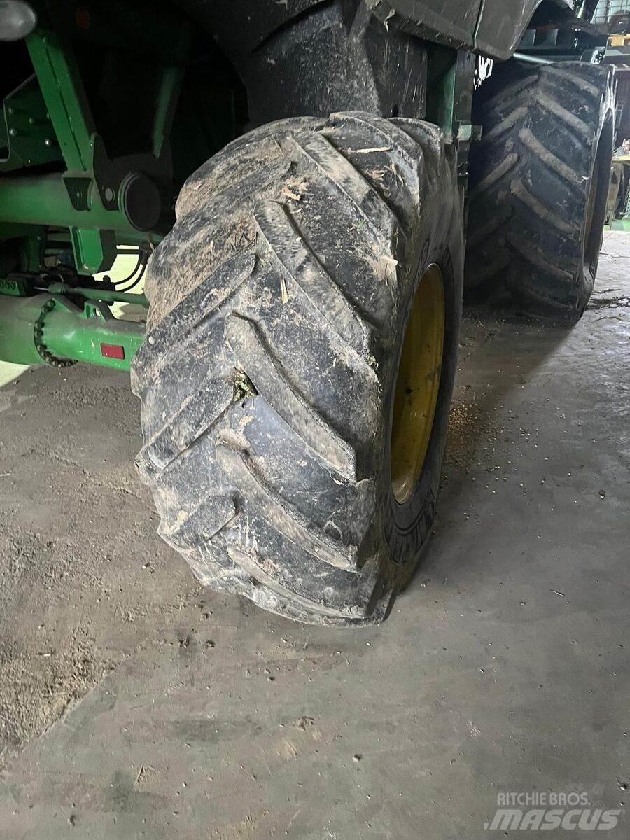 John Deere T670 Moissonneuse batteuse